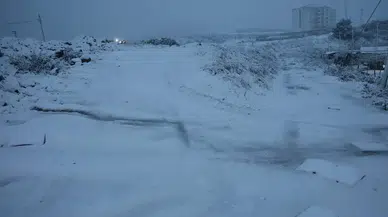 Hatay’a Yıllar Sonra Kar Sürprizi: 10 İlçede Okullar Tatil!
